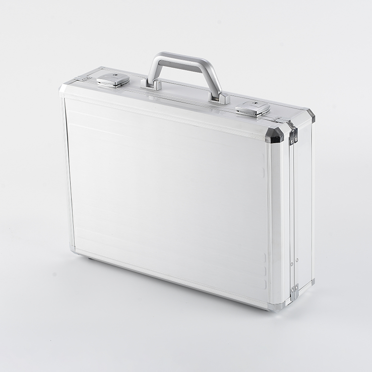 Aktenkoffer aus Aluminium mit individueller Größe und Innenausstattung