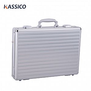 Aktentasche aus Aluminium